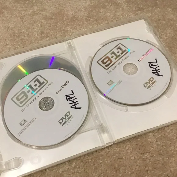 9-1-1 Season One DVD - Picture 4 of 4